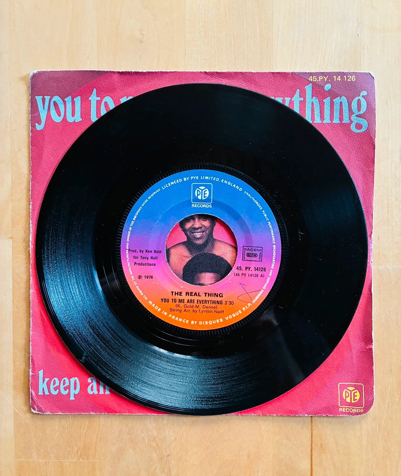 Disque vinyle 45T The Real Thing You to me are Everything. – photo 2